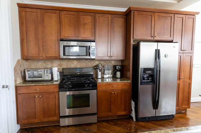 Photo - 2412 Charleston St