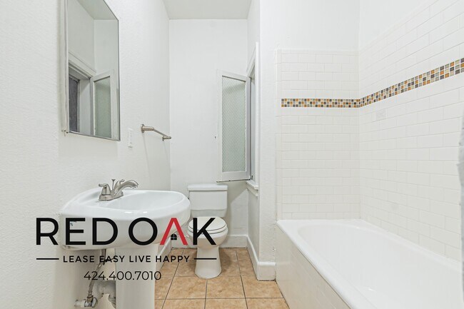 1021 S Park View St Unidad 209