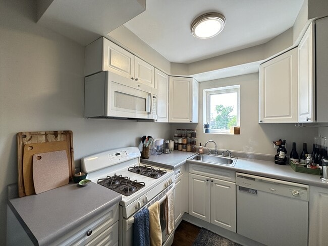 3517 W Grace St Unit 1E