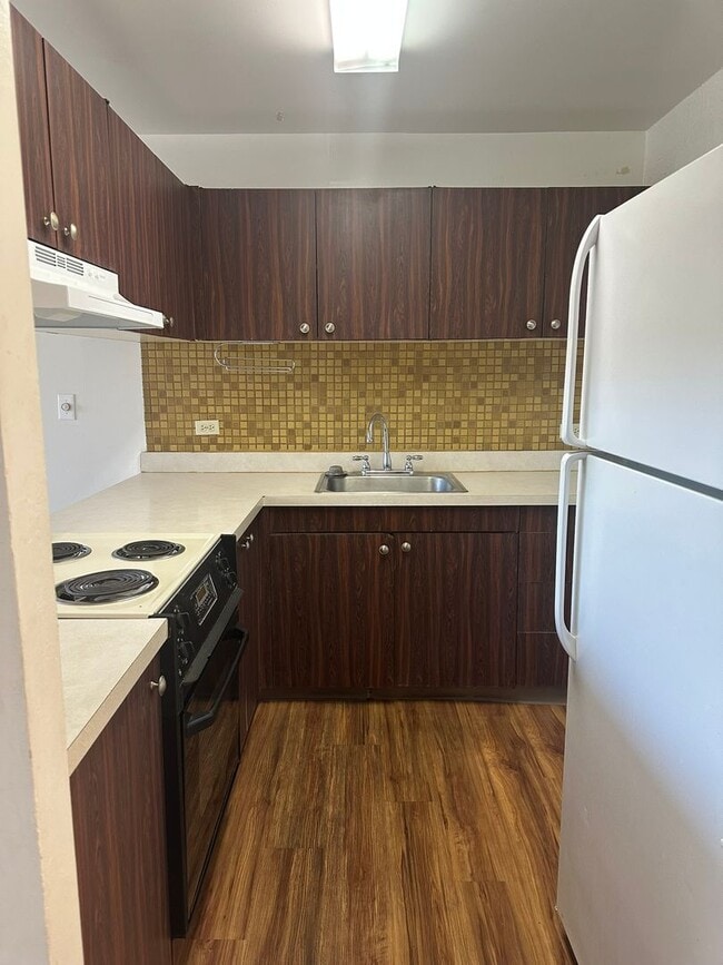 Photo - Fairway Gardens – 2 BD / 1 BA / 1 PK Spacious & Convenient Condo Living Unit 1