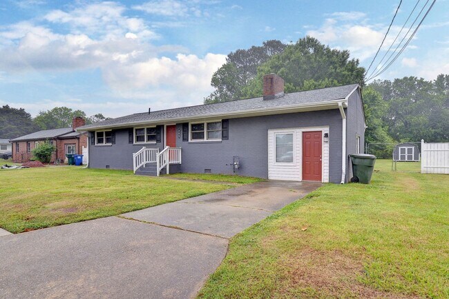 Photo - Nicely updated rancher!