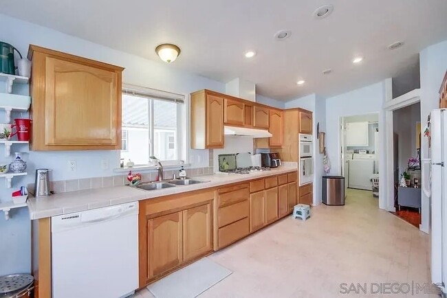 8301 Mission Gorge Rd