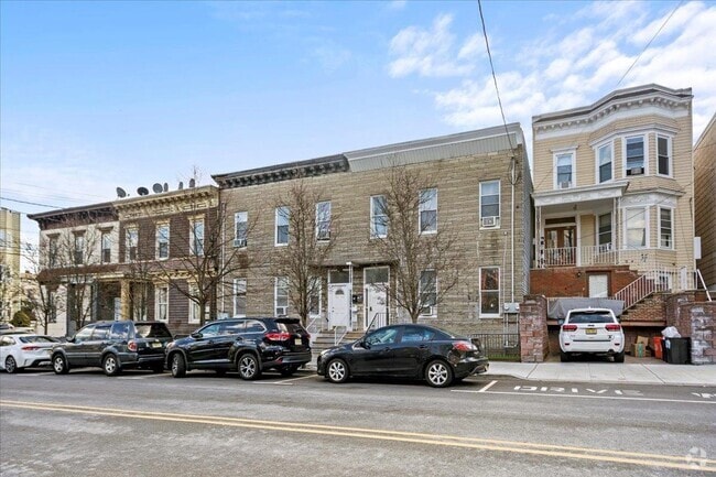 Building Photo - 607 18th St Rental