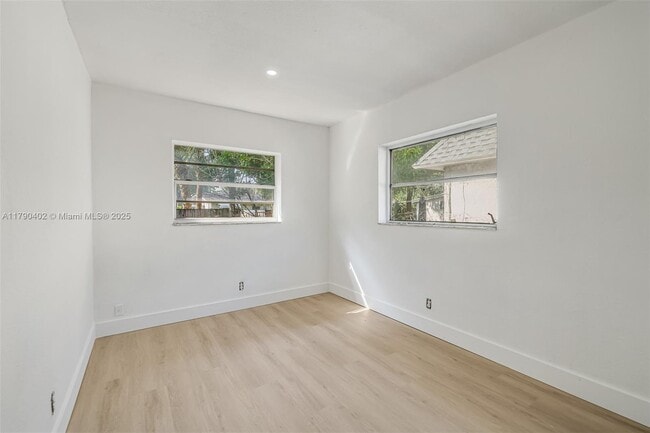 Photo - 1621 NW 8th Ave Unit 1621