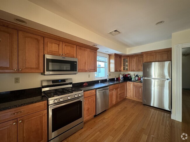 Building Photo - 69 School St Unit 2 Rental