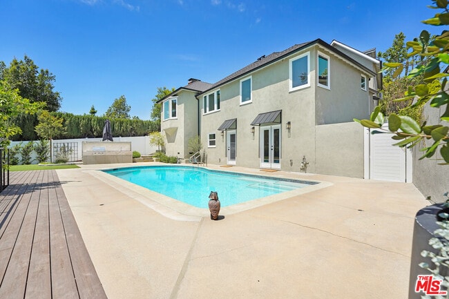 2383 Panorama Terrace