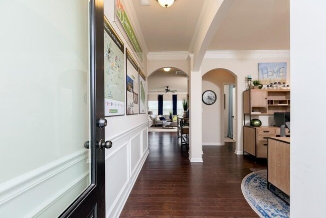 Photo - 1856 Hanover W Dr