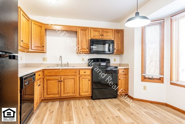 Photo - 1510/1512 Fieldstone Dr. Unit 1510 Fieldstone Dr.