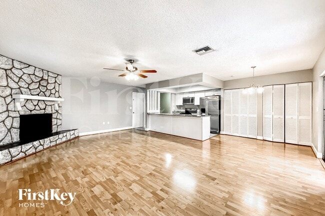 Photo - 1794 E Groveleaf Ave