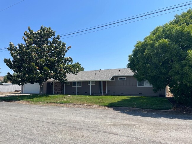 Photo - 1570 Camille Ct House