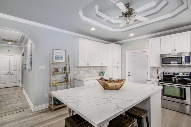 Photo - 986 Bahama Dr