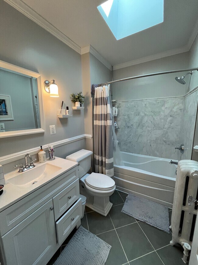 Photo - 1428 Oak St NW