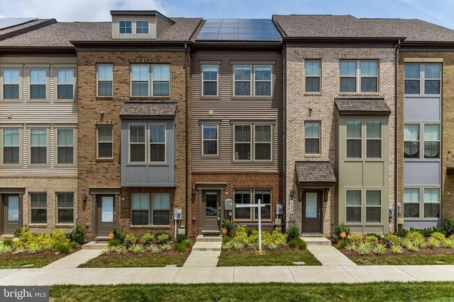Building Photo - 141 Capital Ct