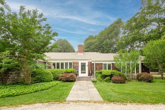 Building Photo - 49 Georgica Rd Rental
