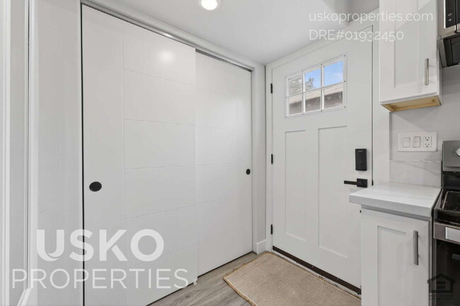 Photo - 3369 Zenobia Way