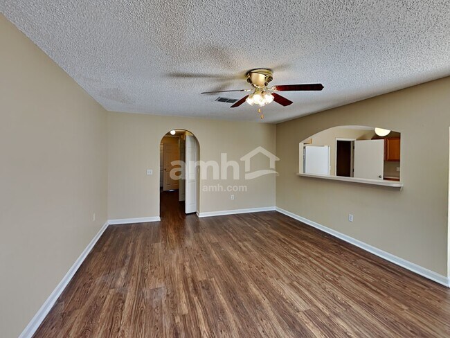 Photo - 960 Vassar Dr