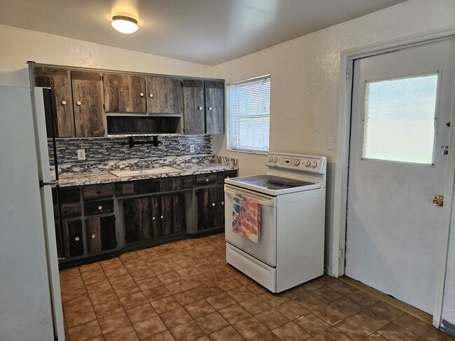 Photo - 8538 94th Ave