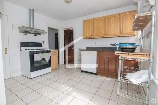 Building Photo - Stunning 3 Bed Right In Brighton Center! A... Rental