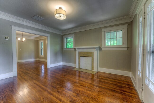 Photo - 345 Malvern St