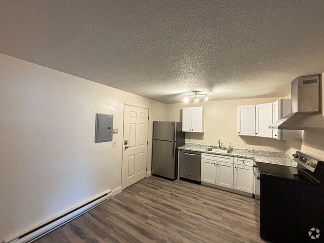 Building Photo - 185 Loudon Rd Unit 6 Rental