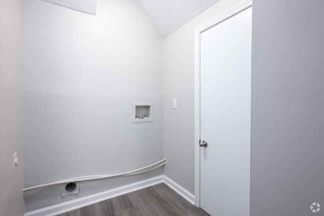 3BR, 1.5BA - 1100SF - Laundry Room