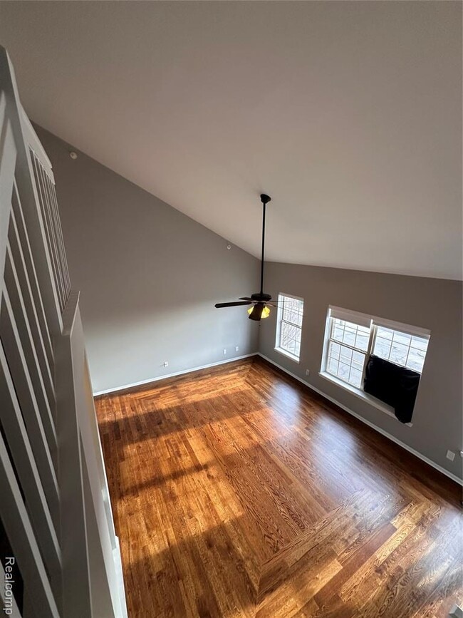 Photo - 4240 Maple St