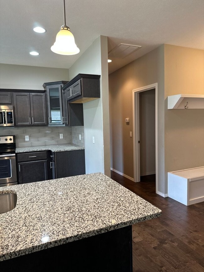 Photo - Stunning 4 Bedroom Rental Home!