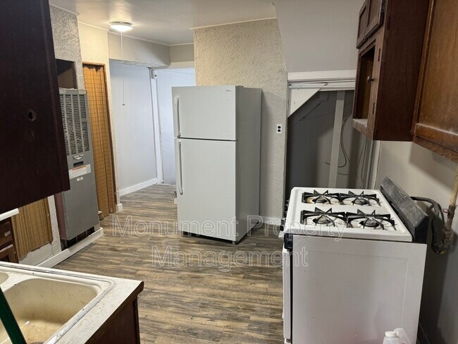 Photo - 6 E Church St