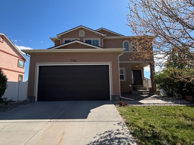 5 Bed, 3.5 Bath with A/C, Available Now! -... - 5 Bed, 3.5 Bath with A/C, Available Now! -... House