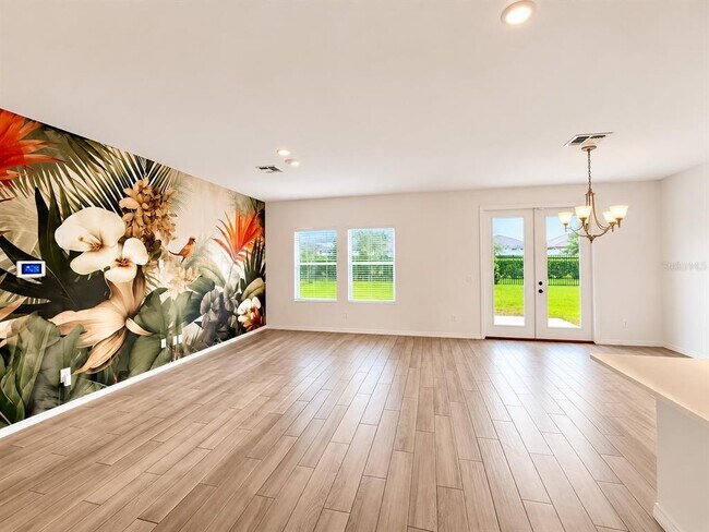 Photo - 2074 Derwent Dr