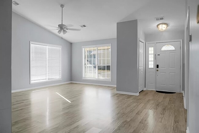 Photo - 1084 Willowood Ave