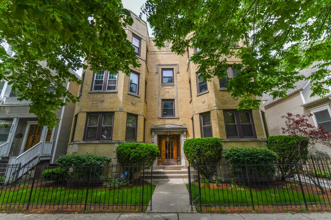 Building Photo - 3312 N Oakley Ave