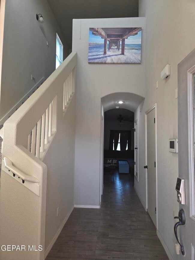 Photo - 1028 Aeronaut Pl