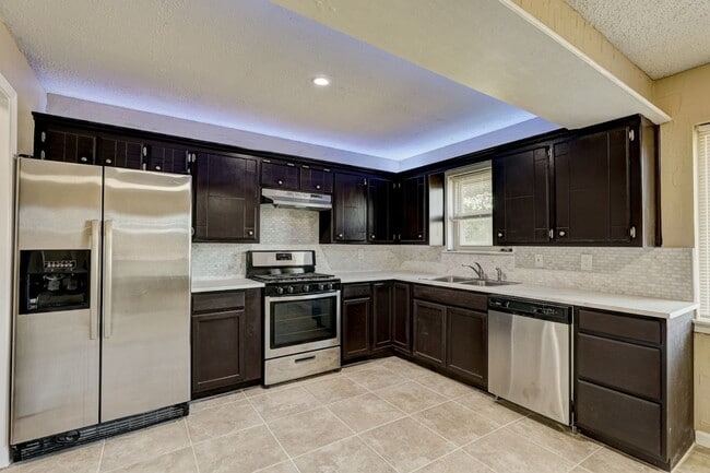 Photo - 5 bed 2 bath home in Moore,OK