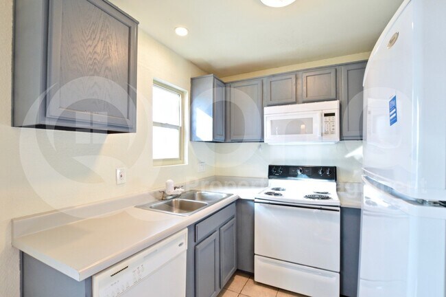 Photo - 2220 W Dora St