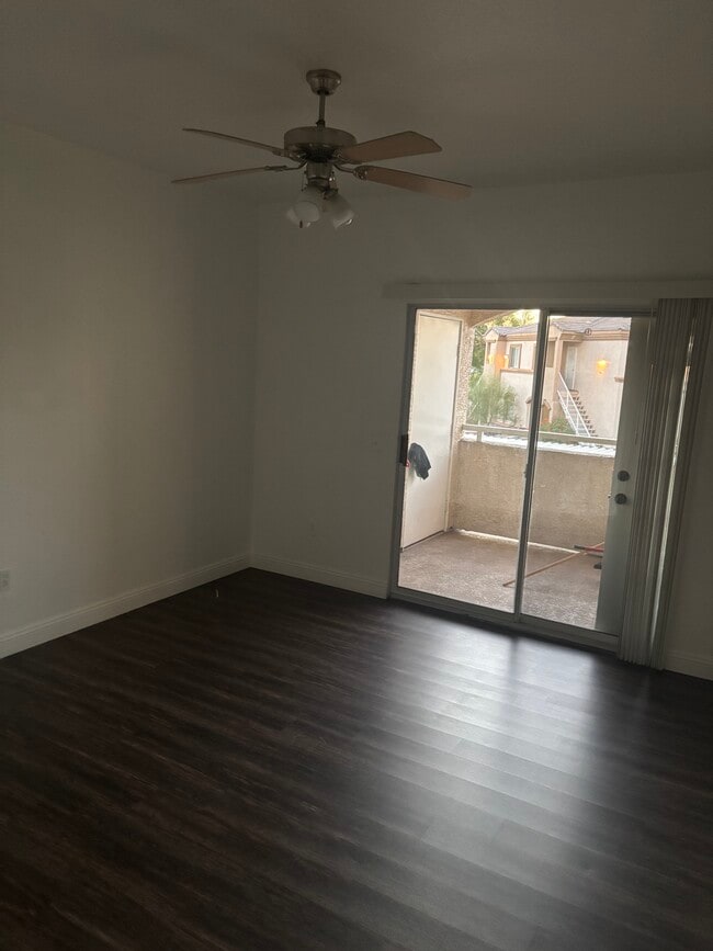 Building Photo - 3400 Cabana Dr Unit Blackhorse2021