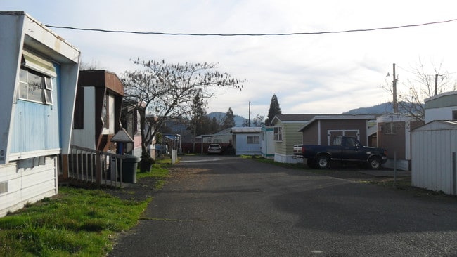 Photo - Roseburg Mobile Home & RV Park