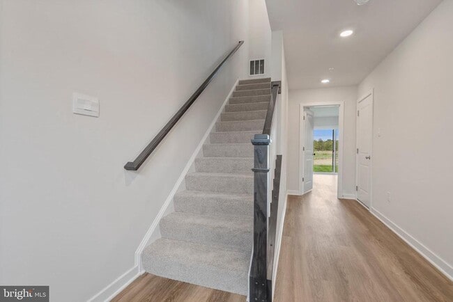 Building Photo - 7520 Silver Thread Wy