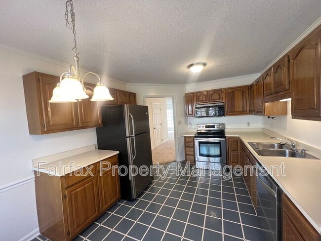 Photo - 112 Greenmont Ln