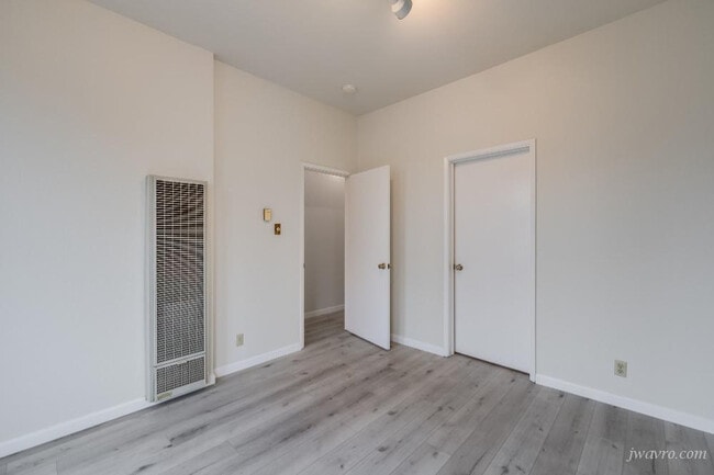 Photo - 33a Isis St Unit A