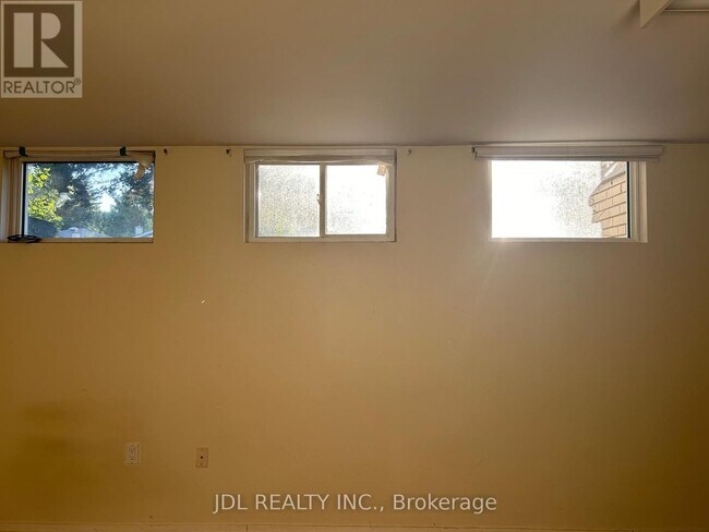 Photo - 23 Pineway Blvd