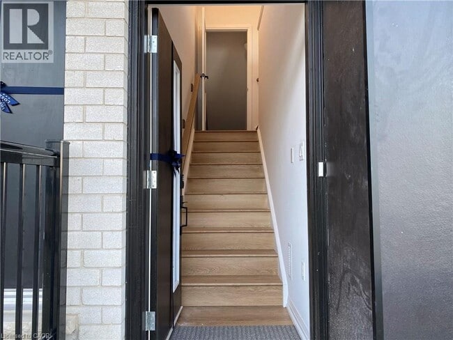 Photo - 55 TOM BROWN Dr