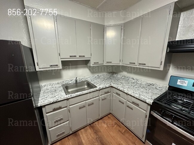 Photo - 912 Mt Ephraim Ave Unidad A