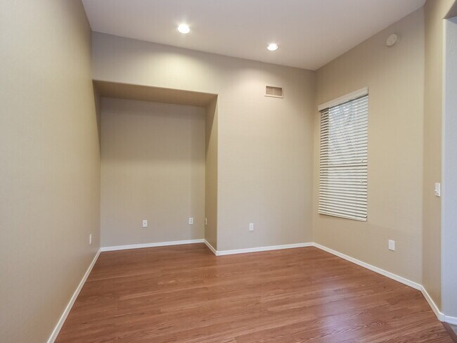 Photo - 1714 S Colonial Dr