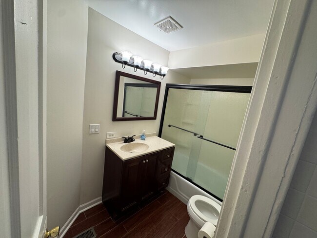 Photo - 3657 W Oakdale Ave