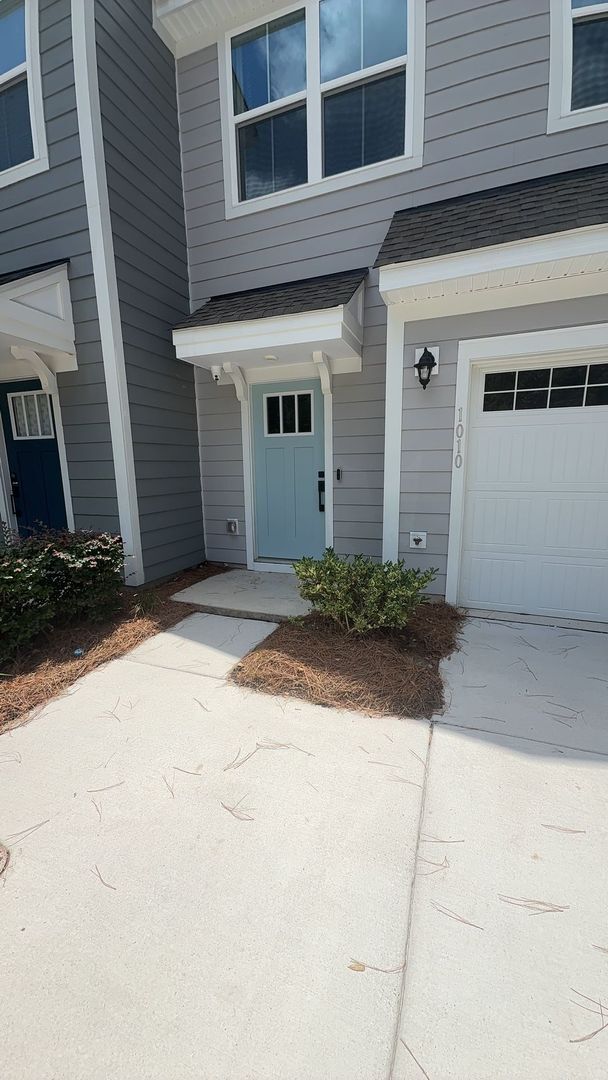 Building Photo - 3 Bedroom, 2.5 Bathroom Townhome in Crescent Cove - Summerville