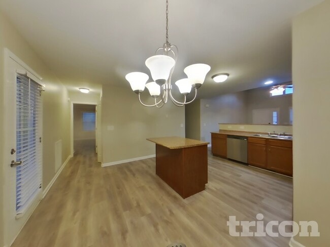 Photo - 315 David Dr