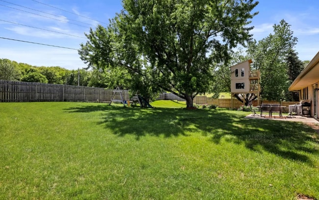 Photo - 5305 Carnation Wy