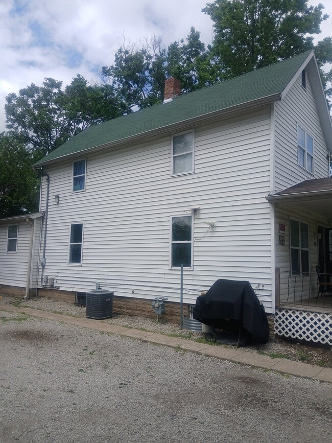 Photo - 835 NE Monroe St