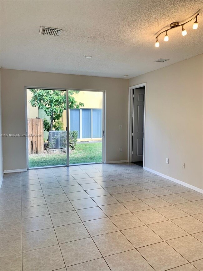 Photo - 2267 NE 42nd Cir